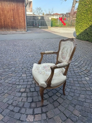 Antike Stühle Bild 2