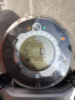 Husqvarna Svartpilen 401 Bild 3