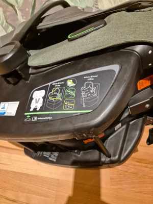 Nuna Babyschale olivgrün   unfallfrei Bild 4