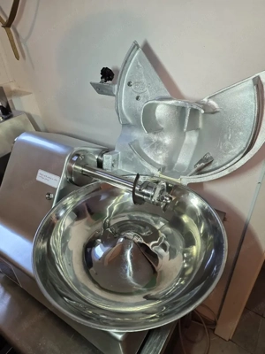 GGM Gastro Cutter   Blitz 5,5 L   kaum benutzt   inkl. neuem Messerset Bild 3