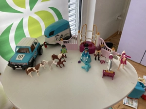 Playmobil - Jeep und Pferdeanhänger und Stall Bild 3