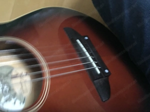 Yamaha halbakustische Wandergitarre Bild 8