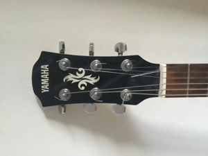 Yamaha halbakustische Wandergitarre Bild 7