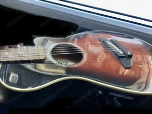 Yamaha halbakustische Wandergitarre Bild 6