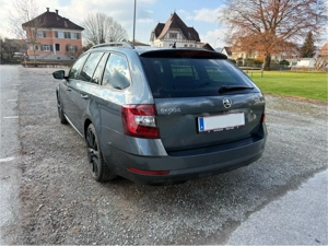 Skoda Octavia 2.0 TDI Ambition DSG Kombi  Bild 2