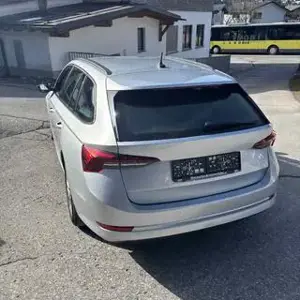 Skoda Octavia Bild 2