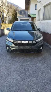 Dacia Sandero Limousine Bild 4