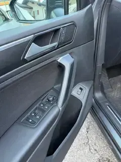 VW Tiguan VW Tiguan Highline TDI SCR 4MOTION DSG SUV   Geländewagen Bild 9