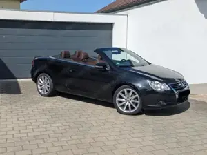 Verkaufe gepflegten VW Eos   schwarzes Cabrio Sonder Edition Bild 2