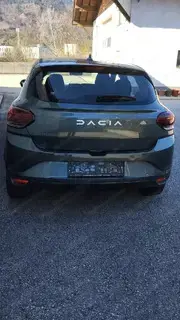 Dacia Sandero Limousine Bild 2