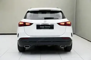 Mercedes-Benz GLA 200 Bild 11