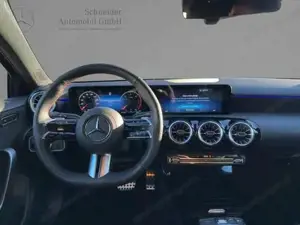 MERCEDES-BENZ A 180 Bild 8