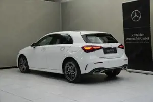 MERCEDES-BENZ A 250 e Kompaktlimousine mit EQ Hybrid Technologie AMG Line Bild 10