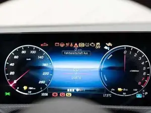 MERCEDES-BENZ A 250 e Kompaktlimousine mit EQ Hybrid Technologie AMG Line Bild 4