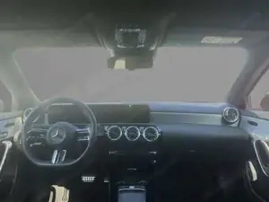 MERCEDES-BENZ A 180 d Kompaktlimousine AMG Line SpurW ParkAss. Bild 7