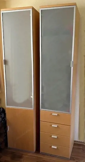 2 Vitrinen aus Buche