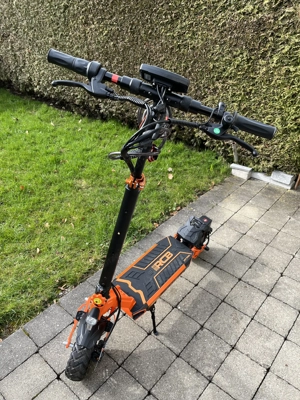 Verkaufe 2 neuwertige E-Scooter Bild 3