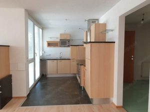 Ruhig gelegene helle 96m  3-Zimmer-Wohnung mit 176m  Privatgarten in zentraler Lage in Dornbirn Bild 2