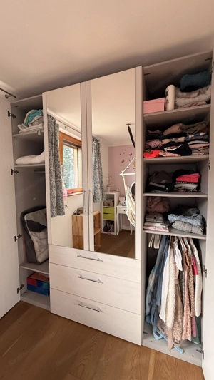 Kleiderschrank vierteilig Bild 3