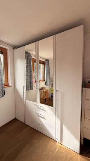 Kleiderschrank vierteilig Bild 4