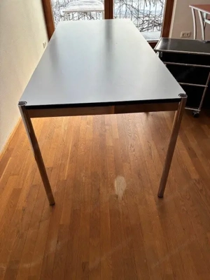 USM Schreibtisch weiss oder schwarz - insgesamt 3 Stück  Bild 2