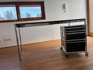 USM Schreibtisch weiss oder schwarz - insgesamt 3 Stück  Bild 3