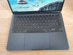 Apple MacBook Air (13.6", Apple M2 Chip, 256 GB SSD, 8-Core CPU und 8-Core GPU, 8GB RAM) Bild 7