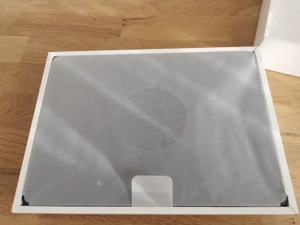 Apple MacBook Air (13.6", Apple M2 Chip, 256 GB SSD, 8-Core CPU und 8-Core GPU, 8GB RAM) Bild 3