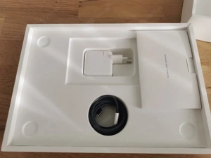 Apple MacBook Air (13.6", Apple M2 Chip, 256 GB SSD, 8-Core CPU und 8-Core GPU, 8GB RAM) Bild 4