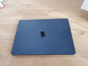 Apple MacBook Air (13.6", Apple M2 Chip, 256 GB SSD, 8-Core CPU und 8-Core GPU, 8GB RAM) Bild 5