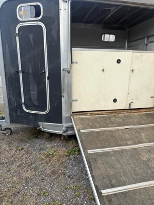 Pferdeanhänger Bild 4