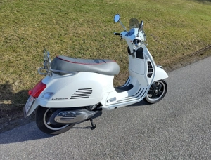 Vespa GTS 300 Super Bild 2