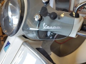 Vespa GTS 300 Super Bild 9