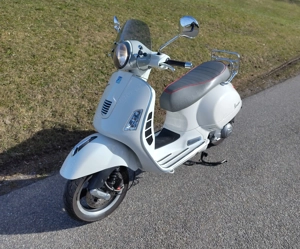 Vespa GTS 300 Super Bild 5