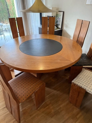 Vollholztisch mit drehplatte +stühle  Bild 2