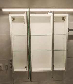 Spiegelschrank 70 B x 70 H x 16 T mit LED-Licht Bild 2
