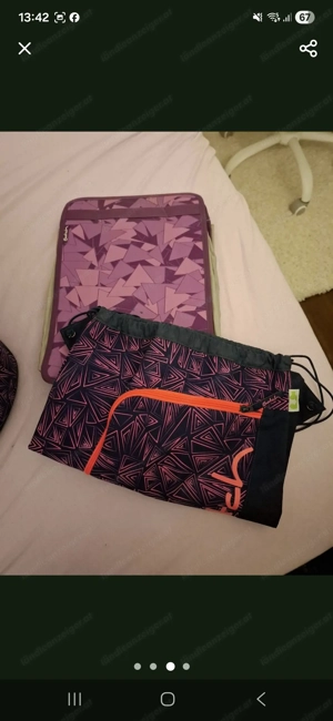 Mädchen Schultasche Mittelschule Bild 2