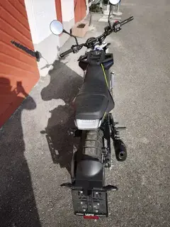 Husqvarna Svartpilen 401 Bild 4