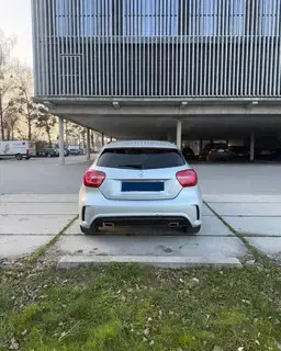 Mercedes-Benz A180 Bild 10