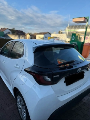 Toyota Yaris 1,5 VVT-i Hybrid Active Bild 2