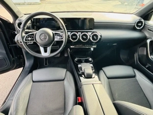 Mercedes A180d  Bild 4