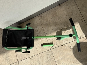 Ezyroller zu verkaufen für Kinder, grün, mit Verlängerungsstange Bild 2
