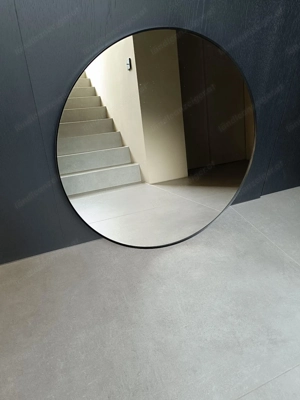 Modern & elegant: Spiegel schwarz Aluminium rund 80 cm Bild 4