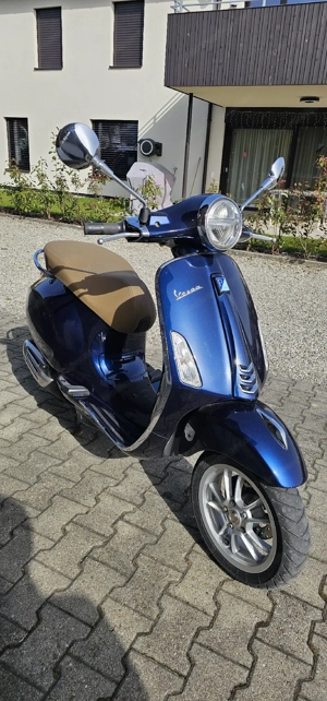 Vespa Piaggio Primavera 50 Bild 2