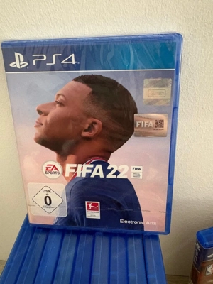 PS4 mit 2 Controllern + 14 Spielen (FIFA 2015 2023, GTA) Originalverpackung Bild 4