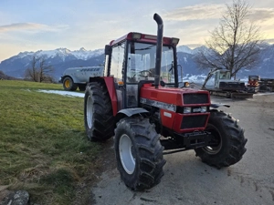 Traktor Case IH 833 Bild 4