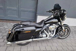 Harley Davidson Street Glide FLHX Bild 4