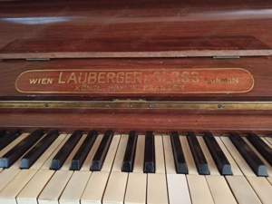 Klavier Lauberger & Gloss Bild 3