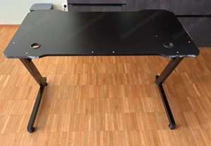 Gaming Schreibtisch Bild 2