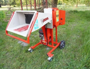 Holzhacker   Häcksler AM-80BD   7PS   bis 80mm   fast neu Bild 3